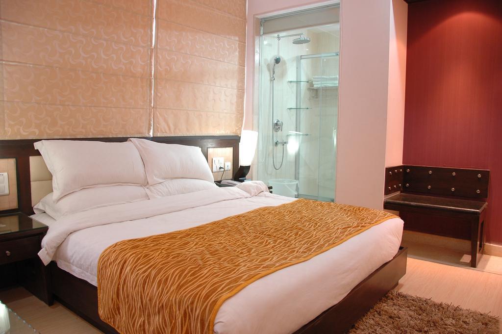 Hotel Palmdale Zirakpur Exterior foto