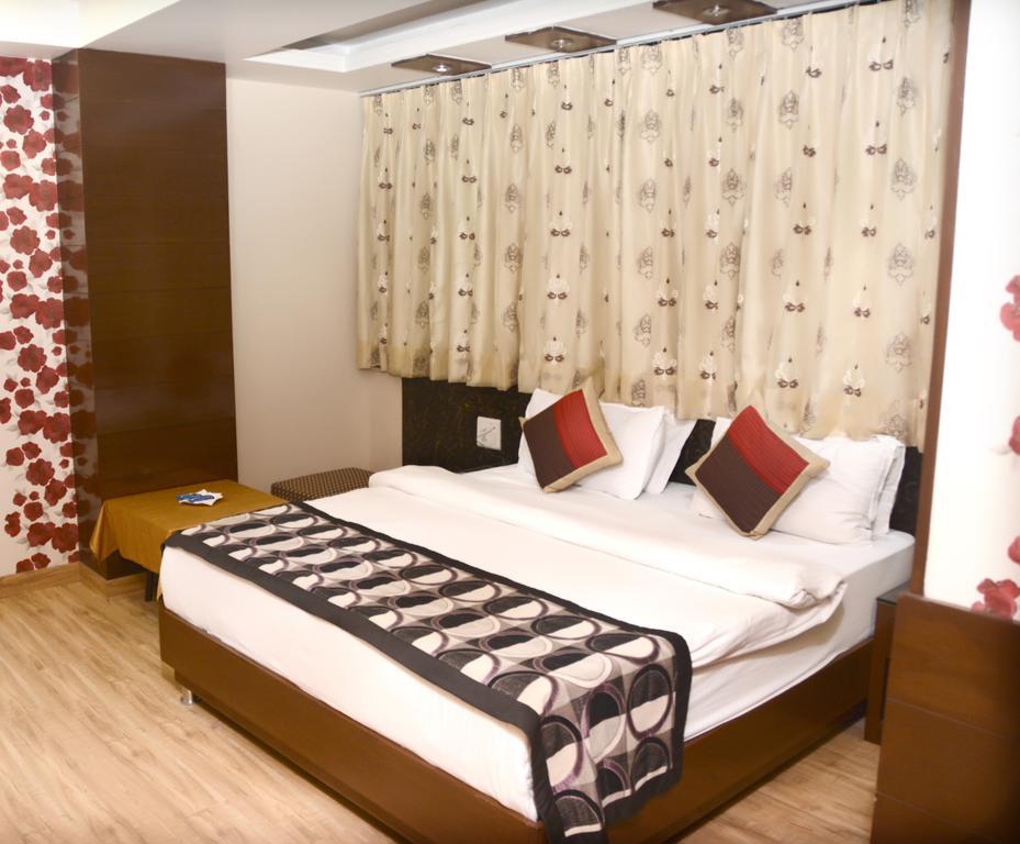 Hotel Palmdale Zirakpur Zimmer foto