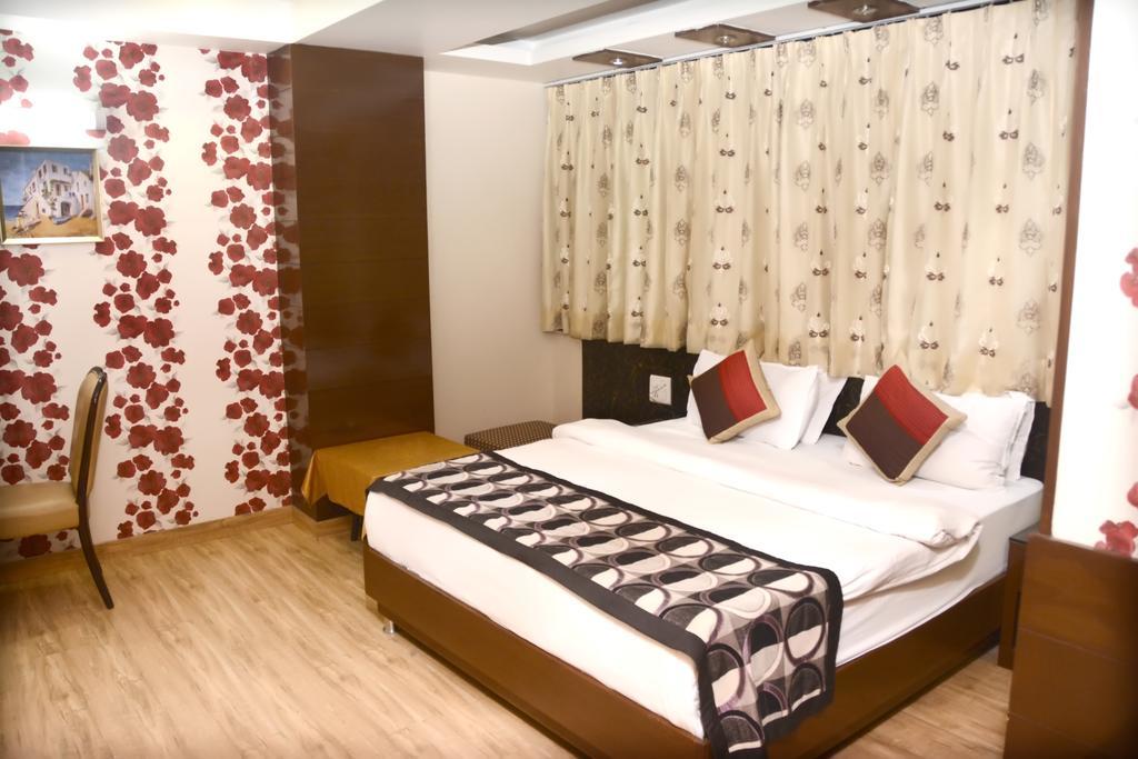 Hotel Palmdale Zirakpur Zimmer foto