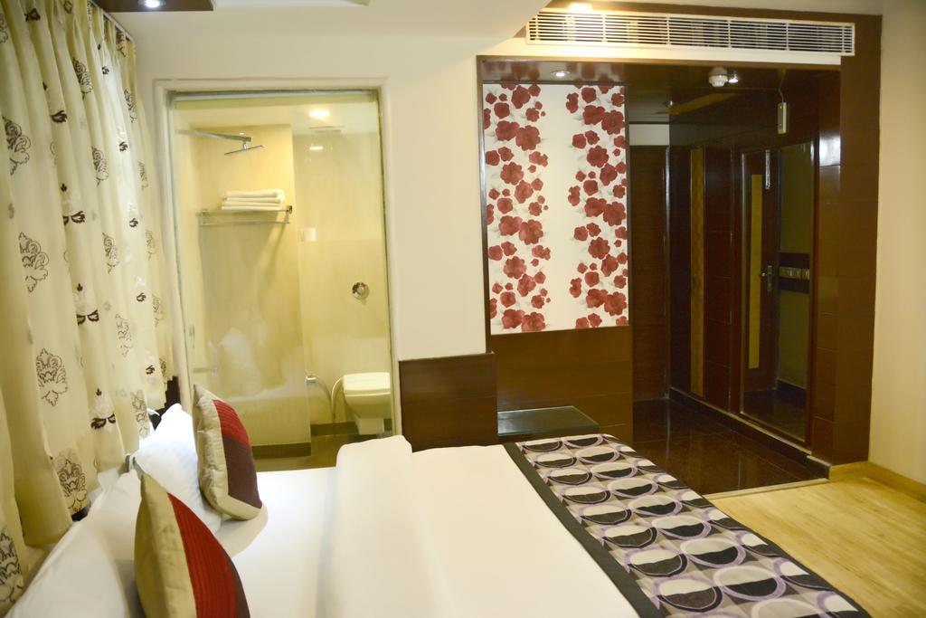 Hotel Palmdale Zirakpur Zimmer foto