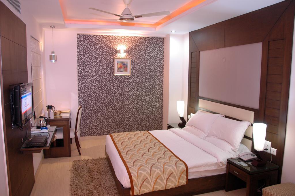 Hotel Palmdale Zirakpur Zimmer foto