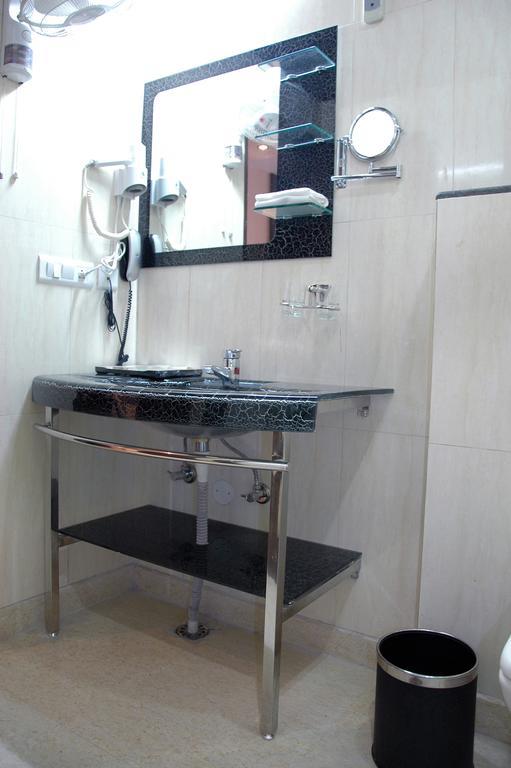 Hotel Palmdale Zirakpur Zimmer foto